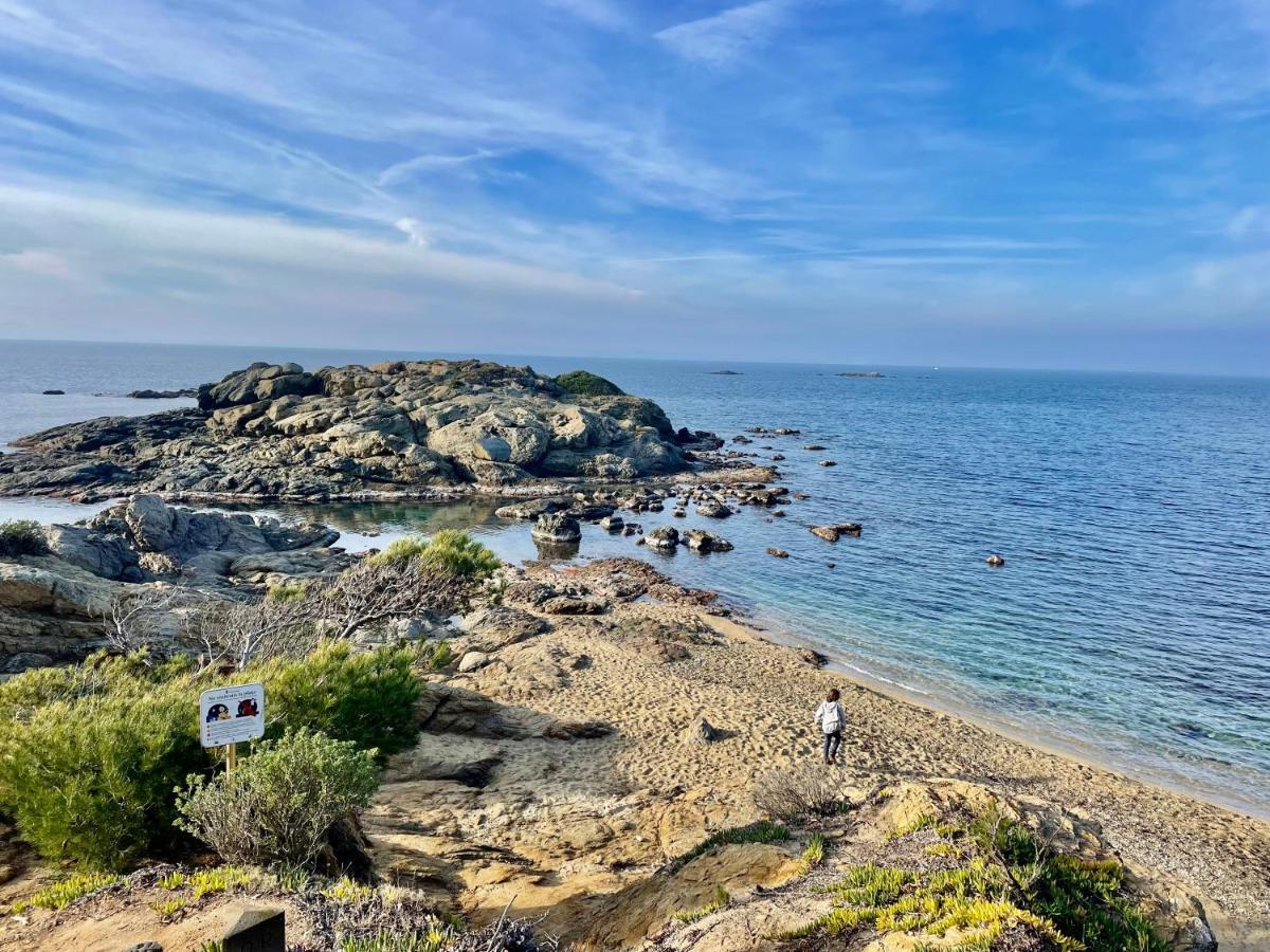 Appartamento Castell Blau Roses Esterno foto