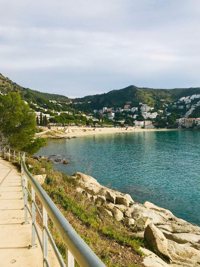 Appartamento Castell Blau Roses Esterno foto